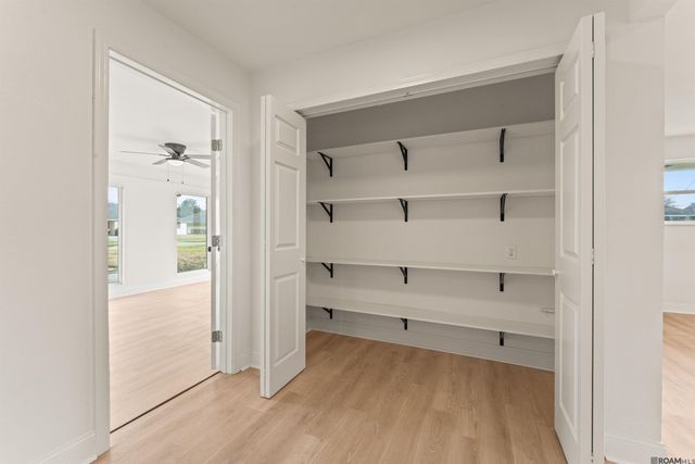 9458 W Darryl Pkwy, Baton Rouge, LA 70815