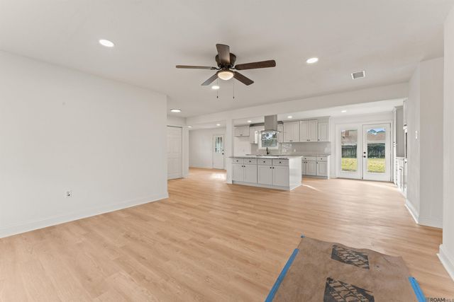 9458 W Darryl Pkwy, Baton Rouge, LA 70815