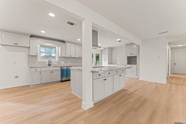 9458 W Darryl Pkwy, Baton Rouge, LA 70815