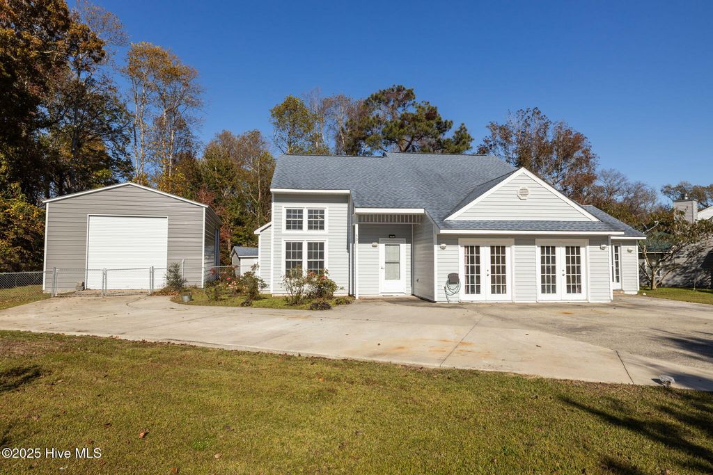 3018 Mandy Lane, Morehead City, NC 28557
