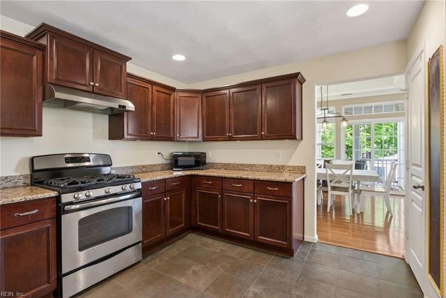 5448 Paperwhite LN, Virginia Beach, VA 23455