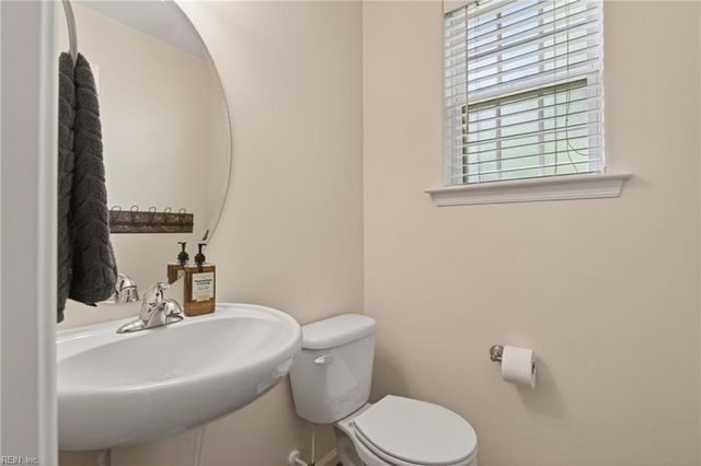 5448 Paperwhite LN, Virginia Beach, VA 23455