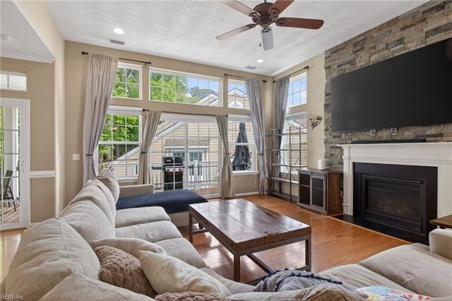 5448 Paperwhite LN, Virginia Beach, VA 23455