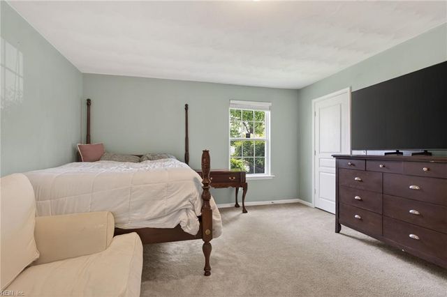 5448 Paperwhite LN, Virginia Beach, VA 23455