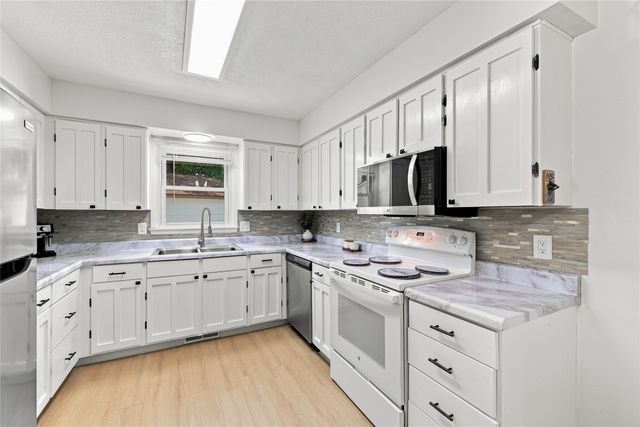318 SE Wanda Drive, Ankeny, IA 50021