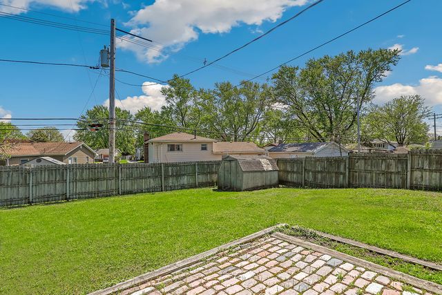 16813 Oconto Avenue, Tinley Park, IL 60477