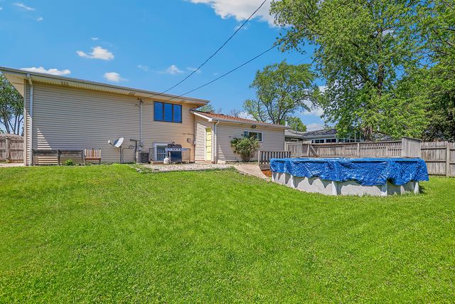 16813 Oconto Avenue, Tinley Park, IL 60477