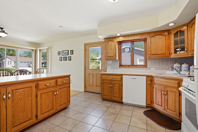 16813 Oconto Avenue, Tinley Park, IL 60477