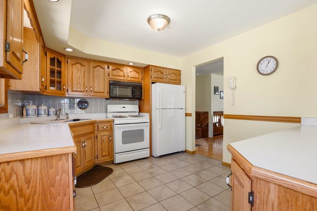 16813 Oconto Avenue, Tinley Park, IL 60477