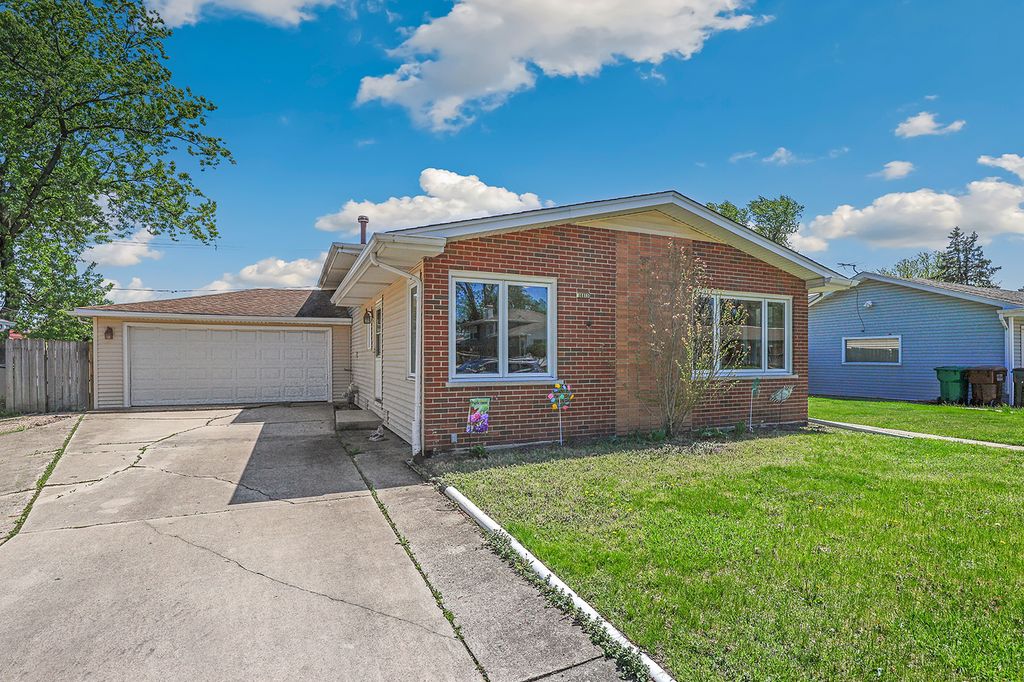 16813 Oconto Avenue, Tinley Park, IL 60477
