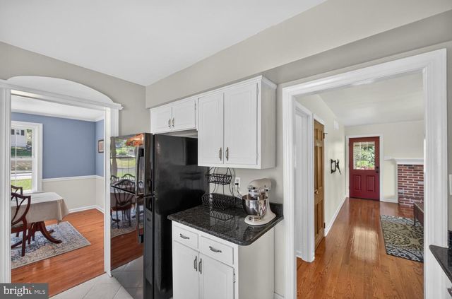 25 IROQUOIS DR, Royersford, PA 19468