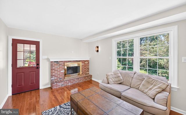 25 IROQUOIS DR, Royersford, PA 19468