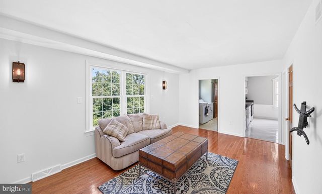 25 IROQUOIS DR, Royersford, PA 19468
