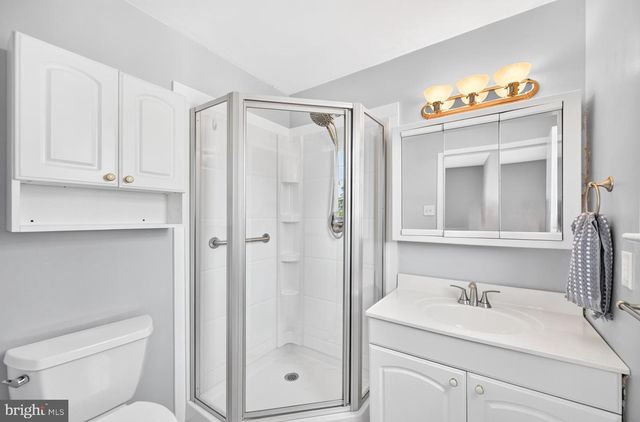 25 IROQUOIS DR, Royersford, PA 19468