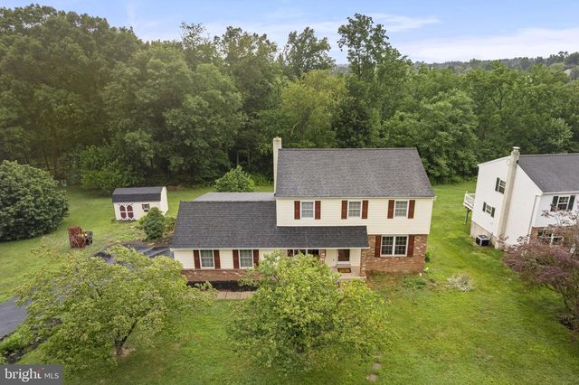 25 IROQUOIS DR, Royersford, PA 19468