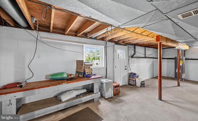 25 IROQUOIS DR, Royersford, PA 19468