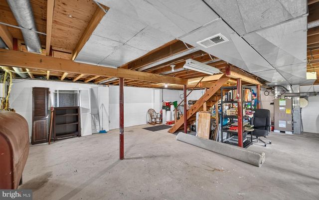 25 IROQUOIS DR, Royersford, PA 19468