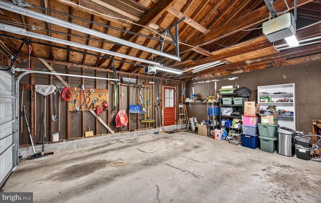 25 IROQUOIS DR, Royersford, PA 19468