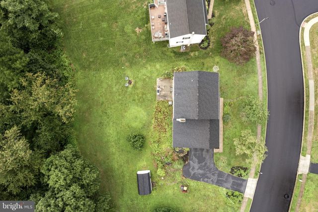 25 IROQUOIS DR, Royersford, PA 19468