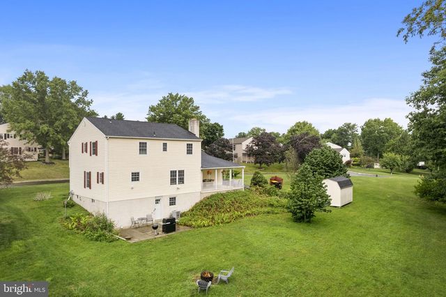 25 IROQUOIS DR, Royersford, PA 19468