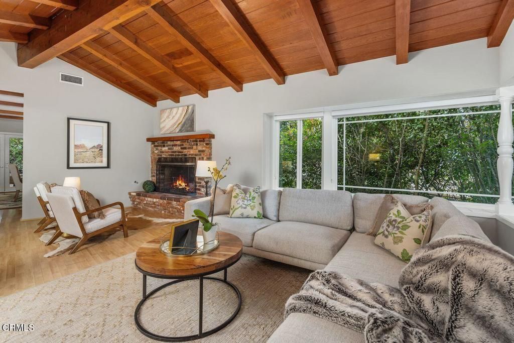 Image 9 of property listing at 2344 Jayma Lane, La Crescenta, CA 91214