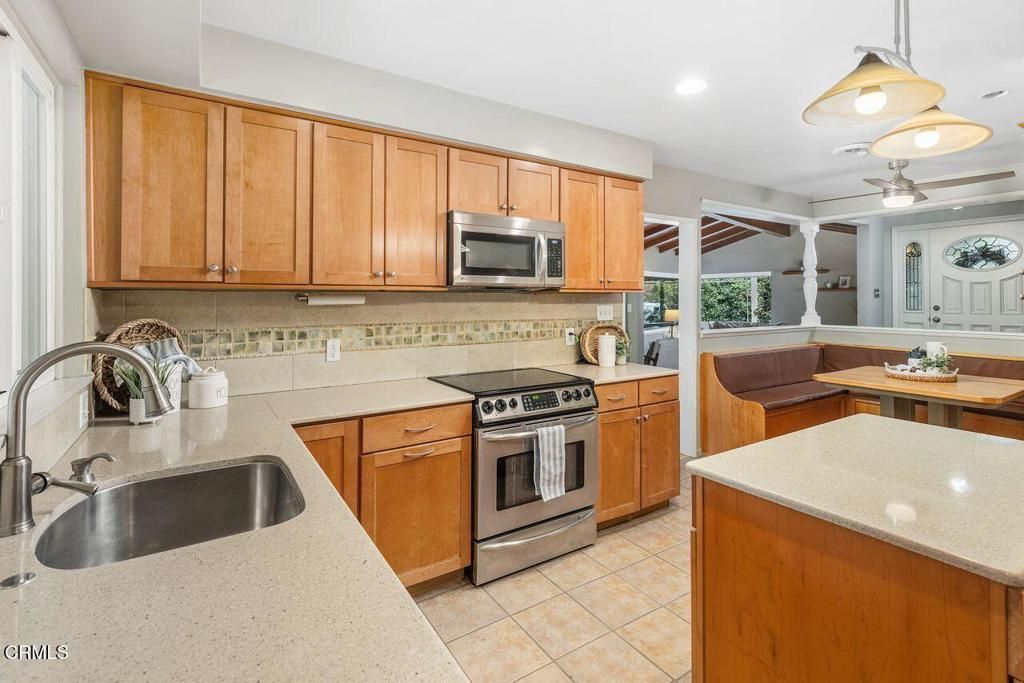 Image 15 of property listing at 2344 Jayma Lane, La Crescenta, CA 91214