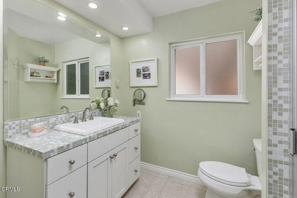 Image 19 of property listing at 2344 Jayma Lane, La Crescenta, CA 91214