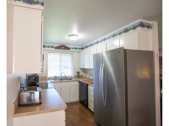 3210 MUNSEL LAKE Rd, Florence, OR 97439