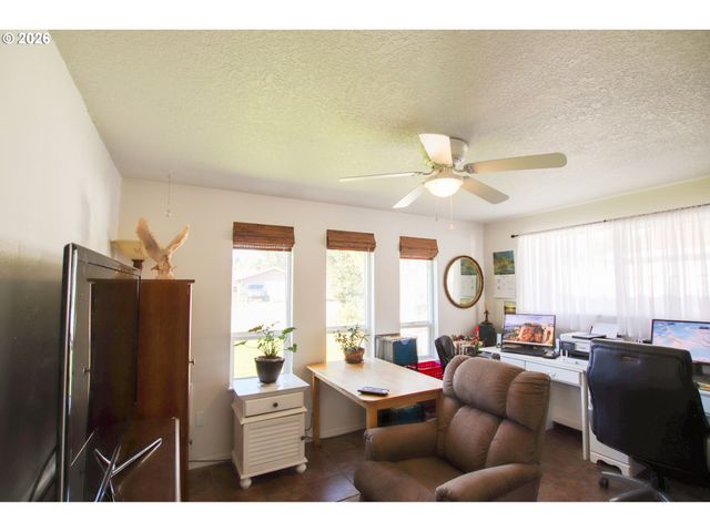 3210 MUNSEL LAKE Rd, Florence, OR 97439