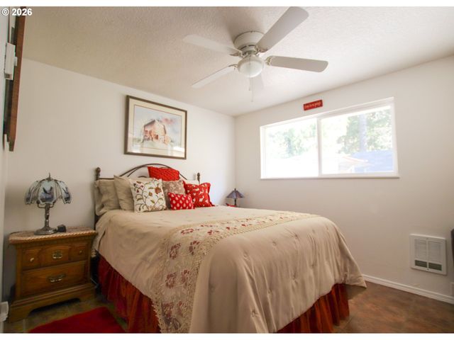 3210 MUNSEL LAKE Rd, Florence, OR 97439