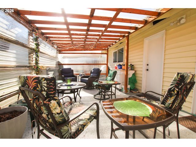 3210 MUNSEL LAKE Rd, Florence, OR 97439