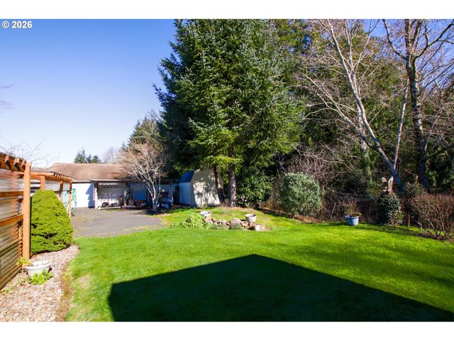 3210 MUNSEL LAKE Rd, Florence, OR 97439