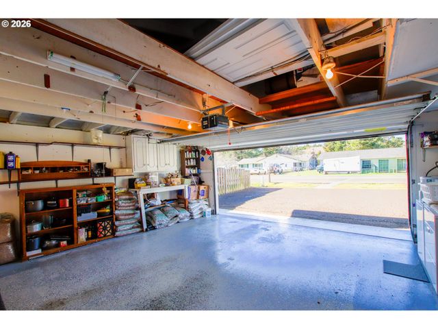 3210 MUNSEL LAKE Rd, Florence, OR 97439