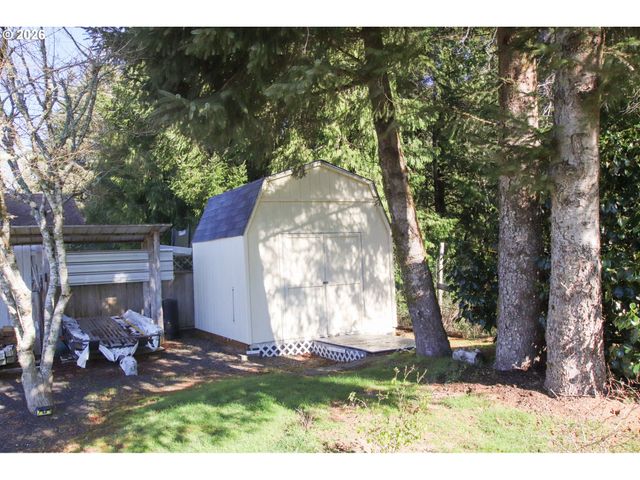 3210 MUNSEL LAKE Rd, Florence, OR 97439