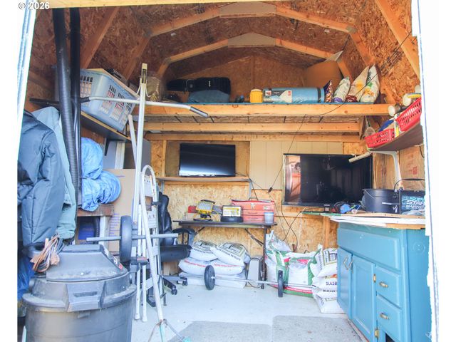 3210 MUNSEL LAKE Rd, Florence, OR 97439