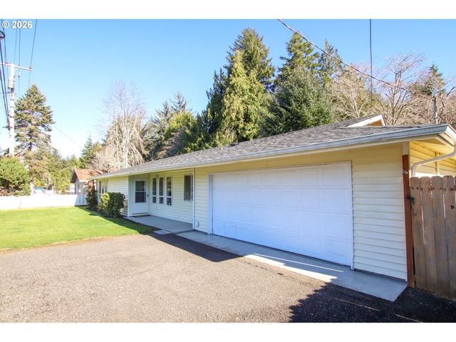 3210 MUNSEL LAKE Rd, Florence, OR 97439
