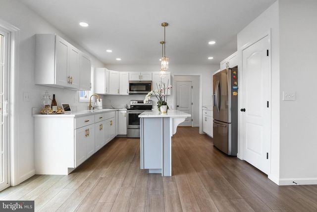 309 RIVIERA ST, Mount Wolf, PA 17347