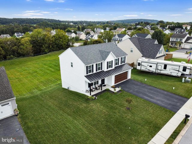 309 RIVIERA ST, Mount Wolf, PA 17347