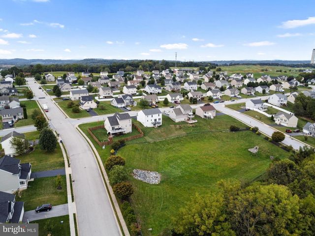 309 RIVIERA ST, Mount Wolf, PA 17347