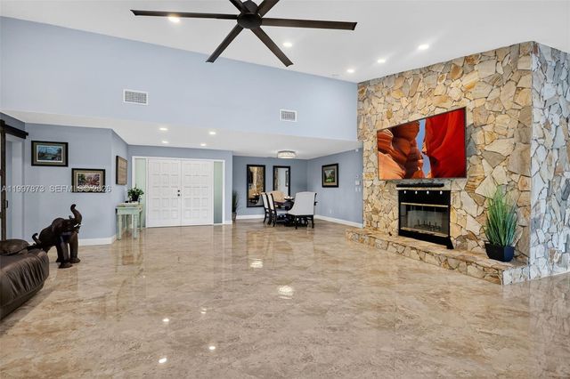 8860 SW 49th Ct, Cooper City, FL 33328