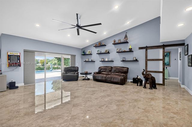 8860 SW 49th Ct, Cooper City, FL 33328