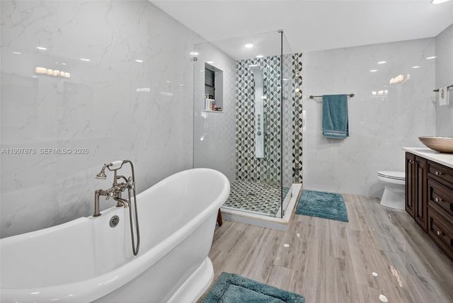 8860 SW 49th Ct, Cooper City, FL 33328