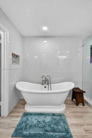 8860 SW 49th Ct, Cooper City, FL 33328