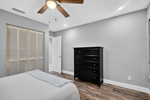 8860 SW 49th Ct, Cooper City, FL 33328