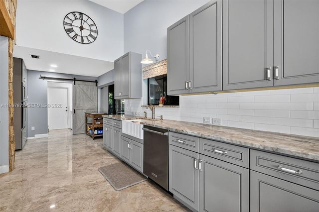 8860 SW 49th Ct, Cooper City, FL 33328