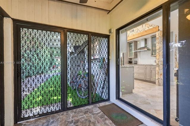 8860 SW 49th Ct, Cooper City, FL 33328