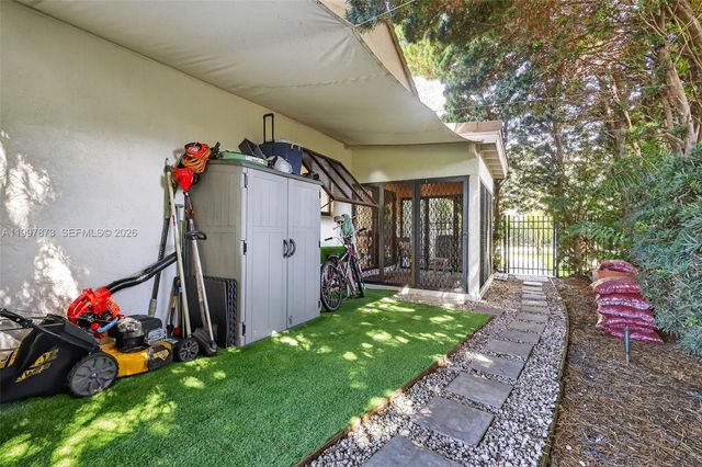 8860 SW 49th Ct, Cooper City, FL 33328