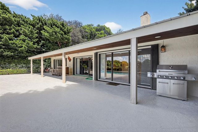 8860 SW 49th Ct, Cooper City, FL 33328