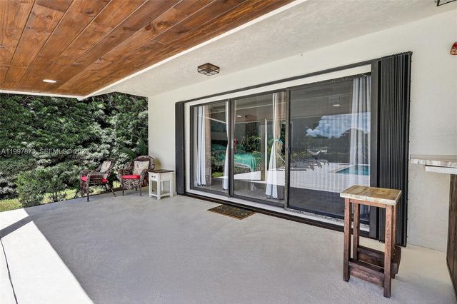 8860 SW 49th Ct, Cooper City, FL 33328