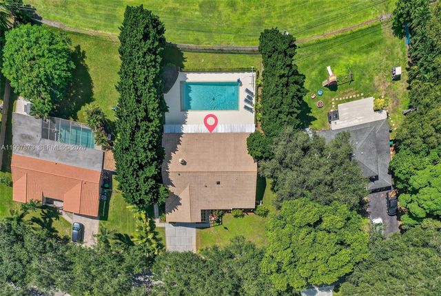 8860 SW 49th Ct, Cooper City, FL 33328